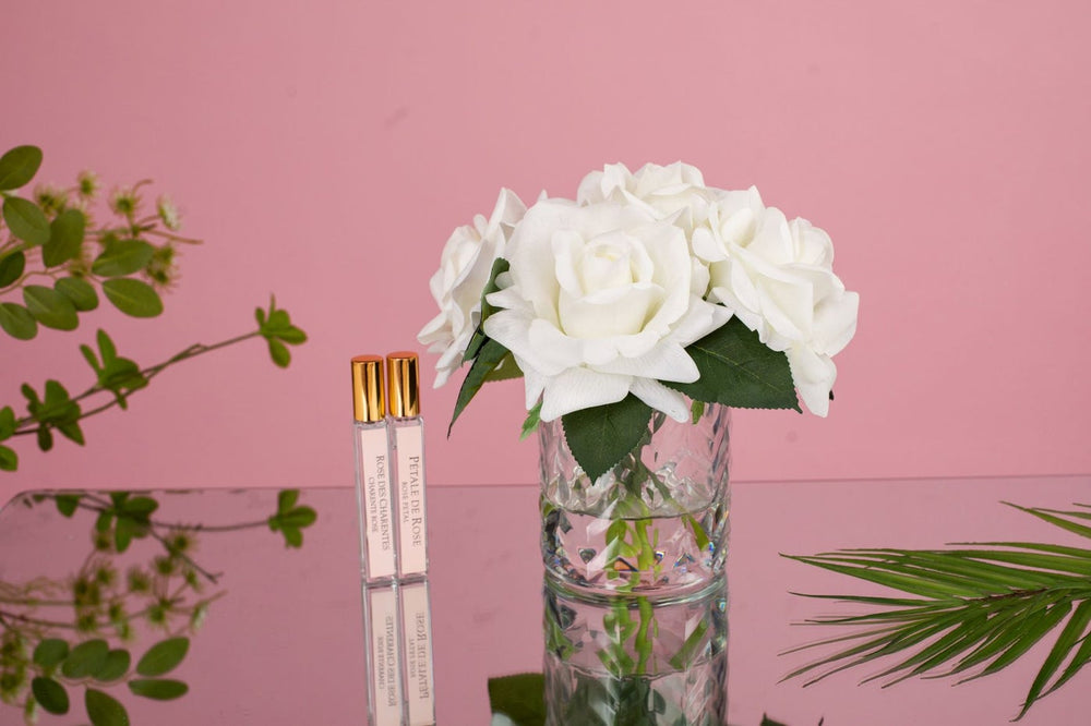 
                  
                    Cote Noire Herringbone 5 Roses Ivory White Clear vase HCF31
                  
                