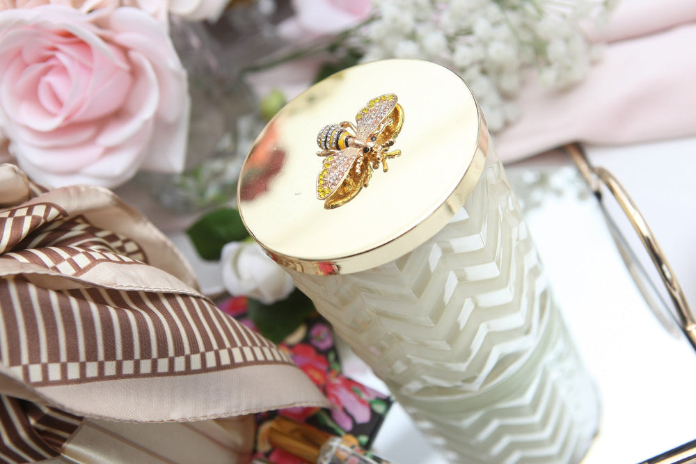 
                  
                    Cote Noire Candle with Scarf cream with golden bee lid in Vanilla Blonde HCG03
                  
                
